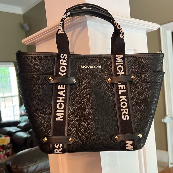 Black Michael Kors Maeve Small Convertible Open Tote in Black NWT - Picture 2 of 16